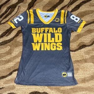Buffalo Wild Wings #82 Uniform Shirt Seeve T-shirt  Women’s Size XS